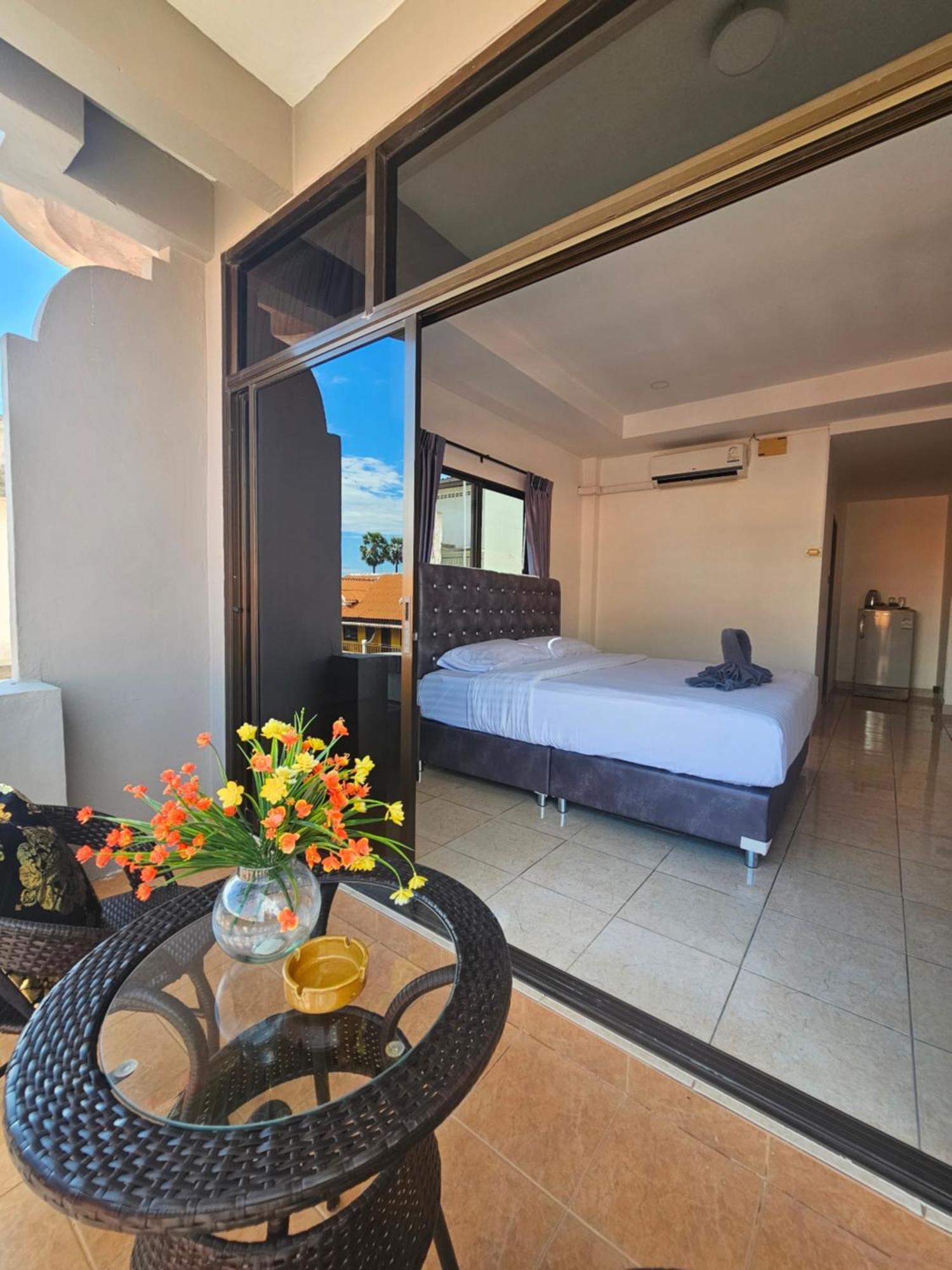 Candy Beach Seaview Jomtien Экстерьер фото